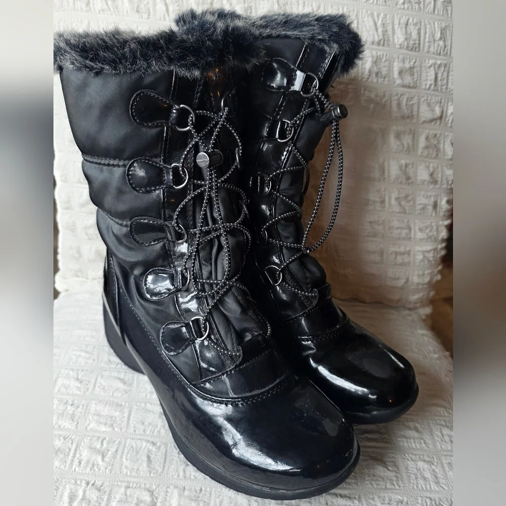 Totes Black Winter Boots with Faux Fur